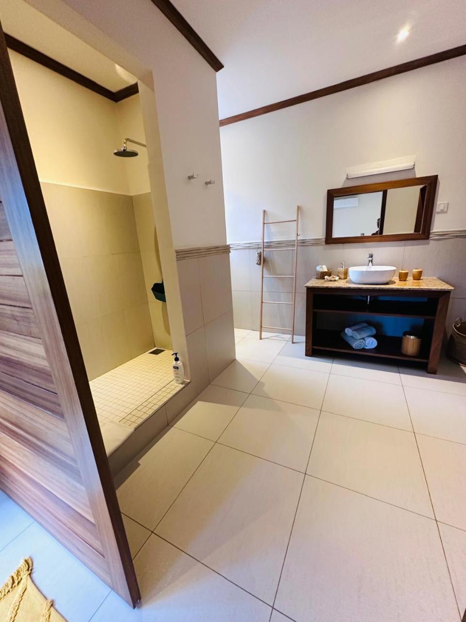 Lodoicea Apartments 벨옴브레 외부 사진
